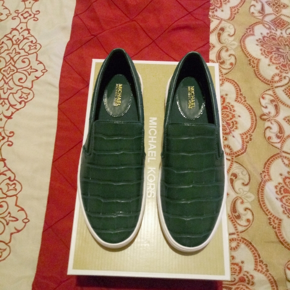 Michael Kors Keaton Slip On - Picture 9 of 10